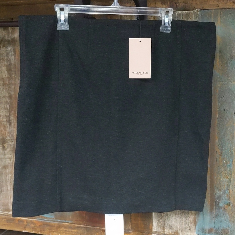 NWT M.M. LaFleur Crosby Skirt - Textured Ponte in Charcoal - 1+